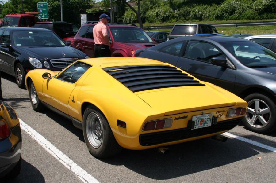  Lamborghini Miura P400 SV 1968 года  (фото 8 из 8)